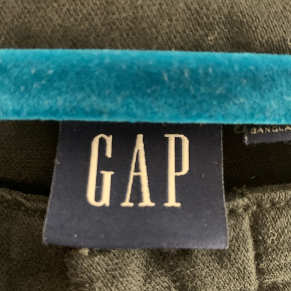 High waisted black flared cargo pants. Woman’s size 10. - Picture 4 of 4